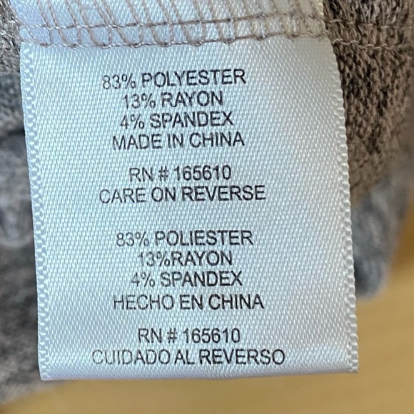 All in Love women's Large subtle pink grey marled knit top button accents boxy - Picture 6 of 6